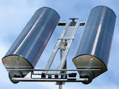 Low-concentration pv linear fresnel